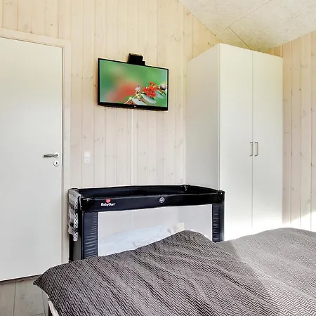 Vakantiehuis Amazing In With Sauna Bogense
